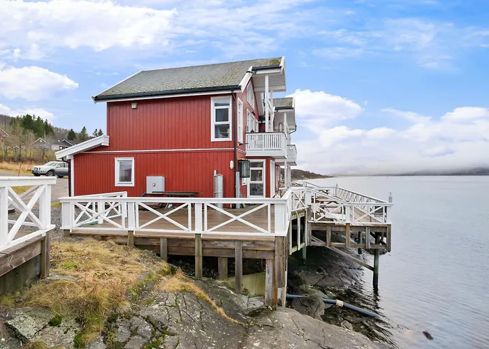 בית נופש Tjeldsund Rorbu Steinsland (Troms og Finnmark)
