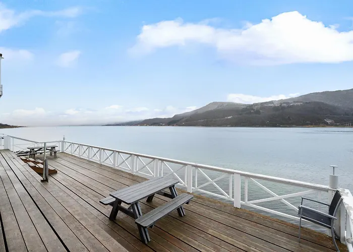 Tjeldsund Rorbu Tatil Evi Steinsland (Troms og Finnmark)